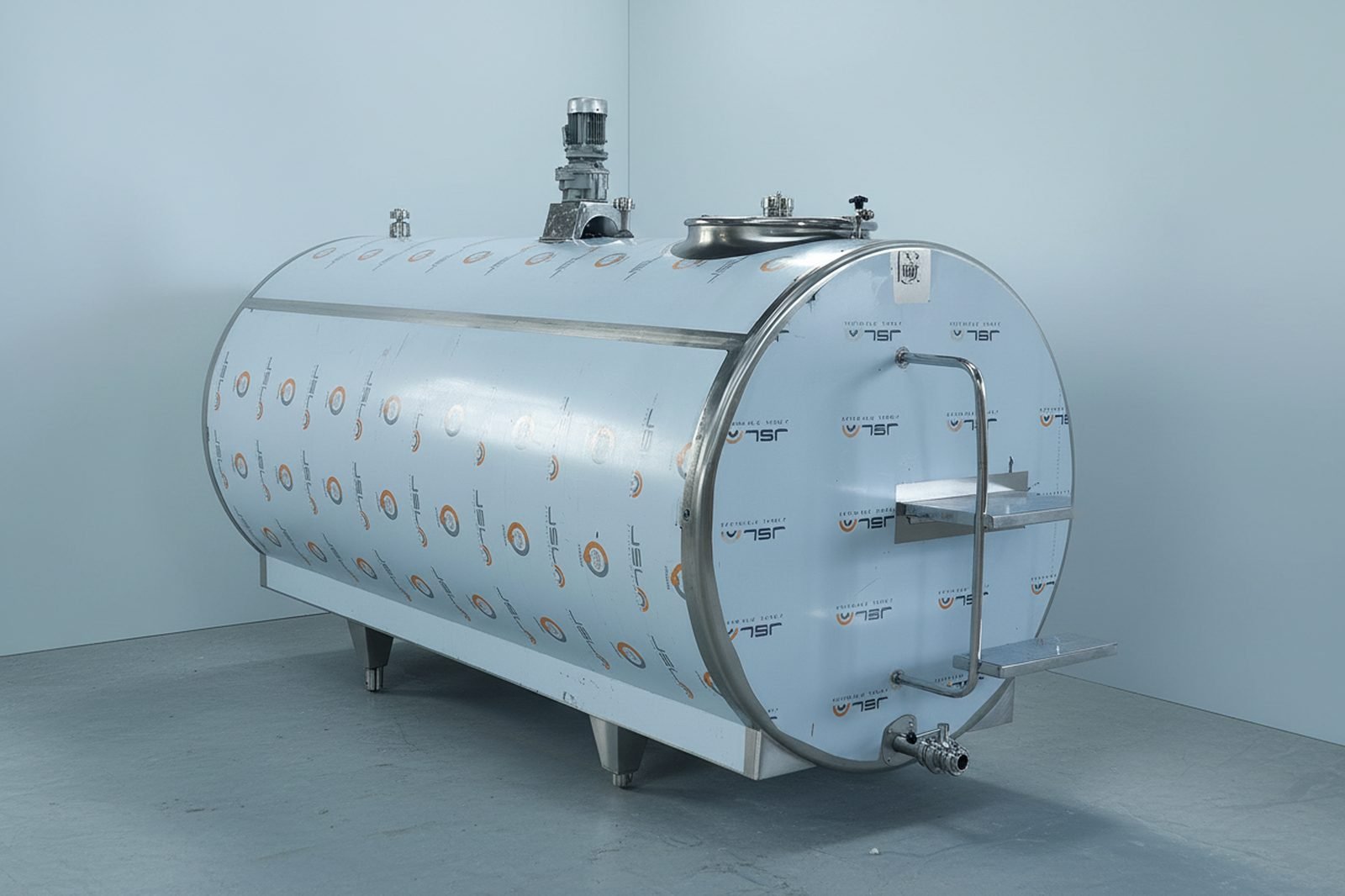 3000L Closed Type — Photo 1