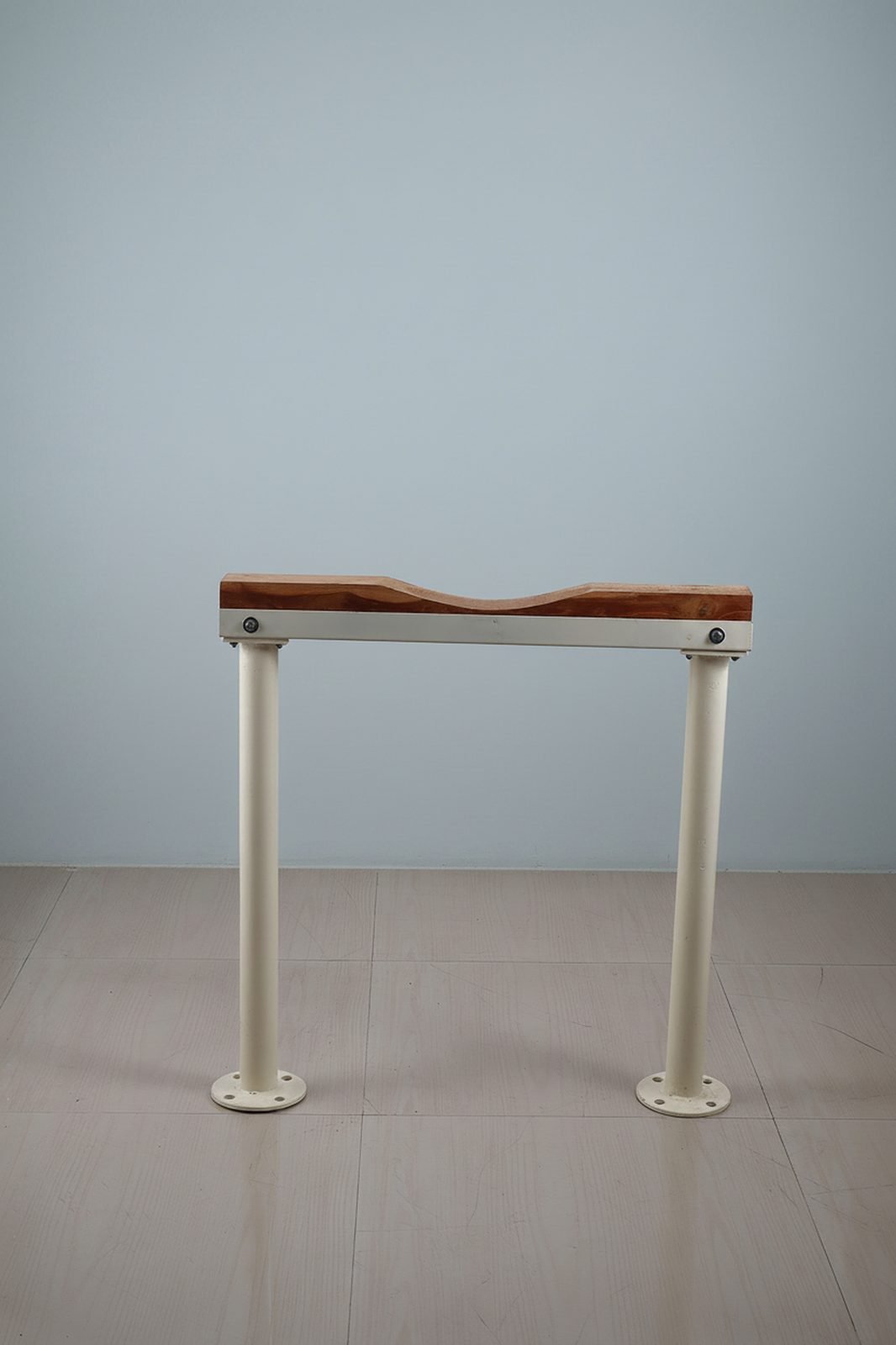 Can Tipping Bar — White Frame